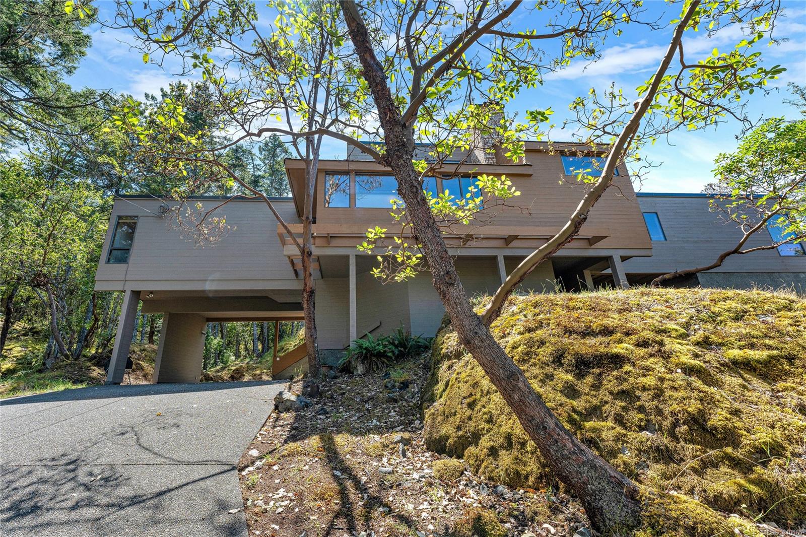 260 Moss Hill Pl
