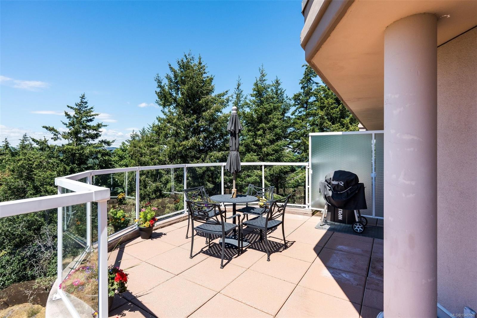 2829 Arbutus Rd #PH52