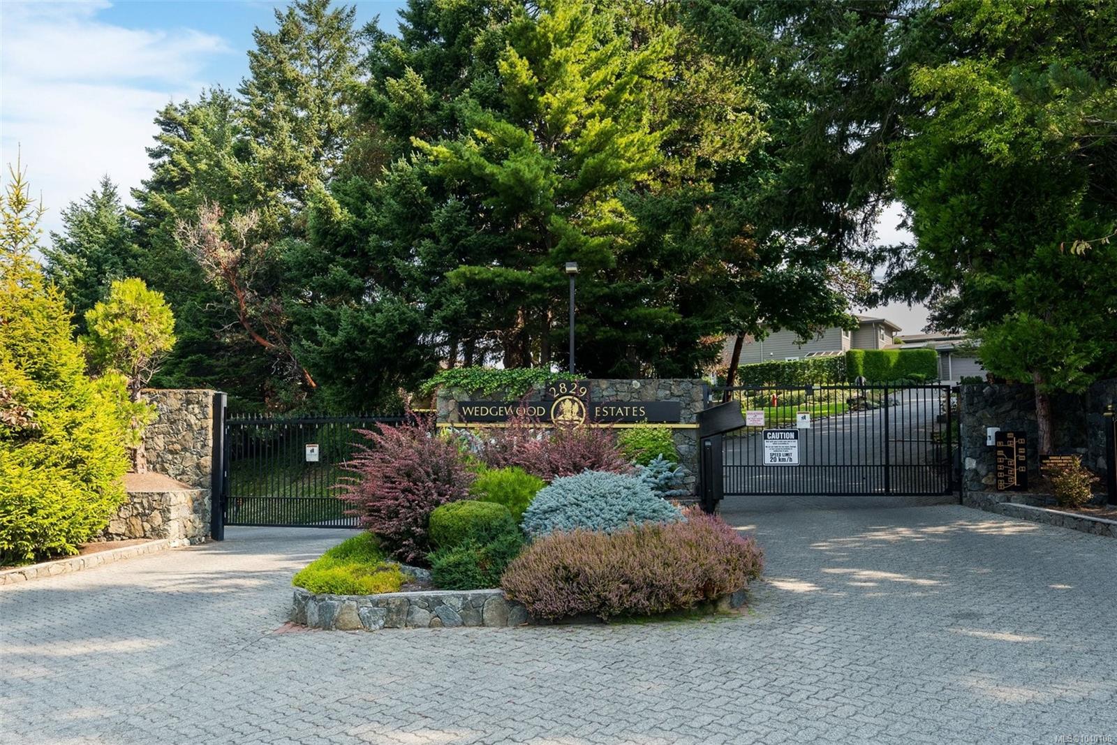 2829 Arbutus Rd #PH52
