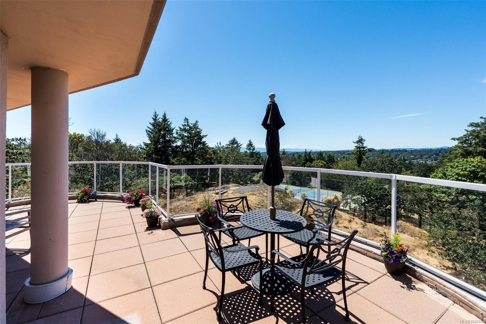 2829 Arbutus Rd #PH52