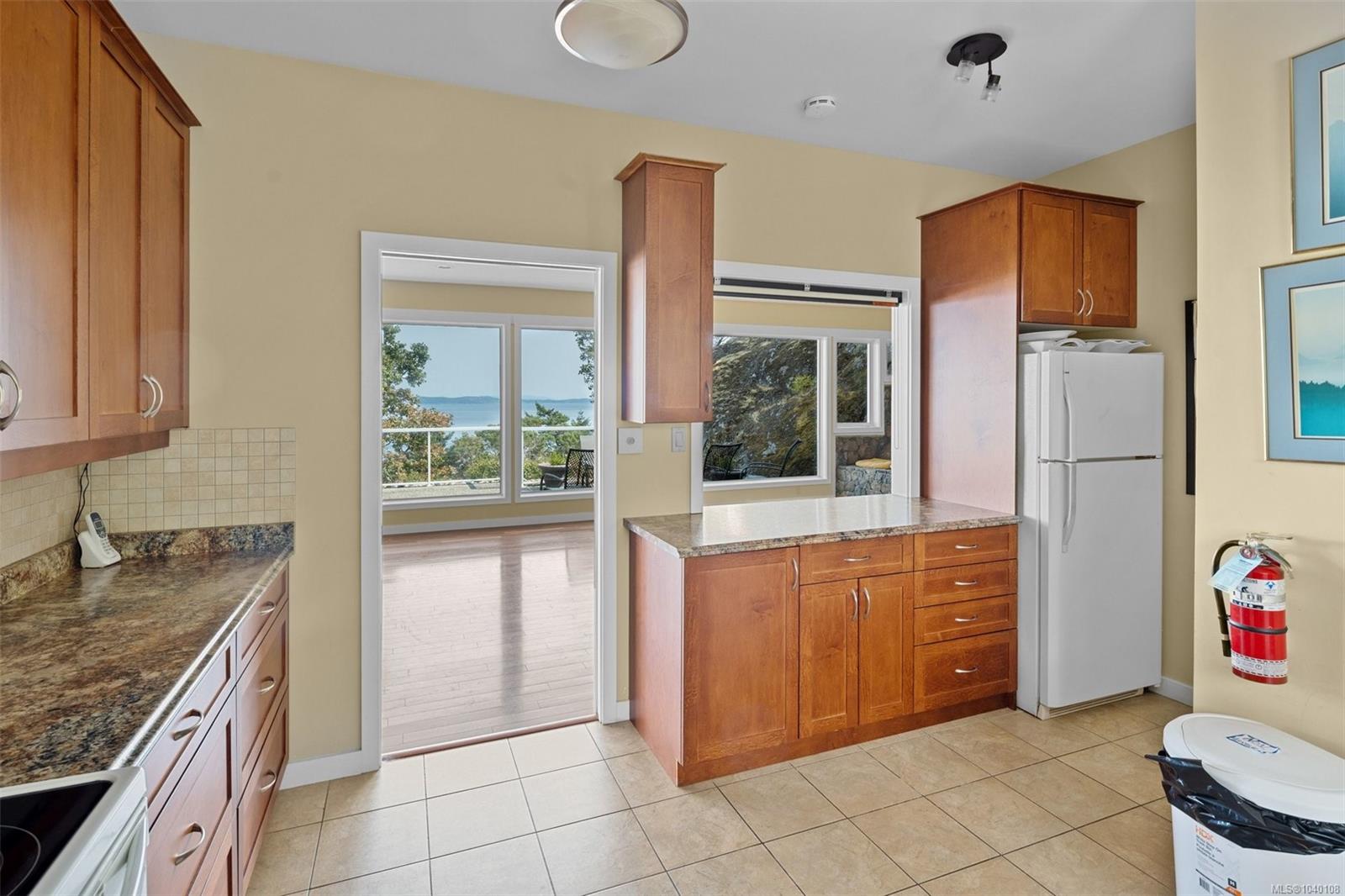 2829 Arbutus Rd #PH52