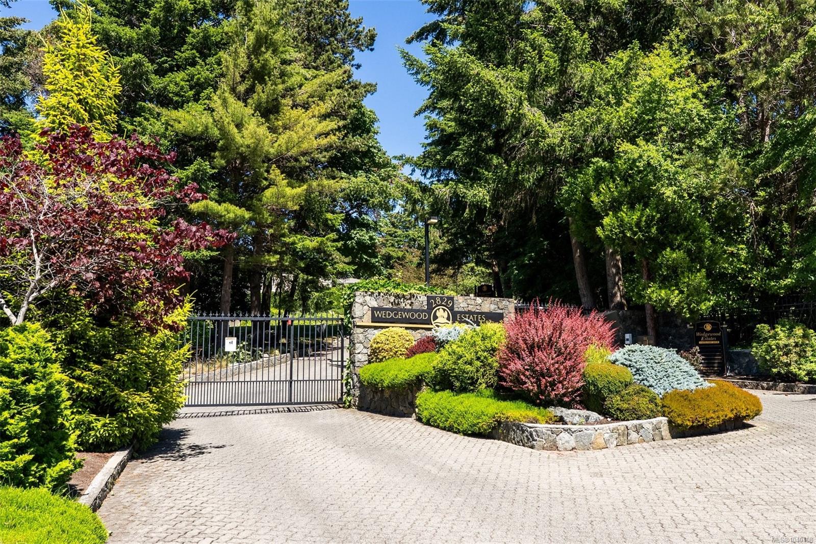 2829 Arbutus Rd #PH52