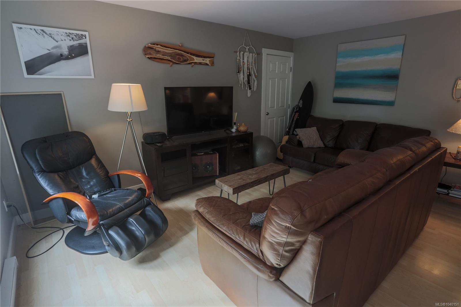 1228 Howard Dr