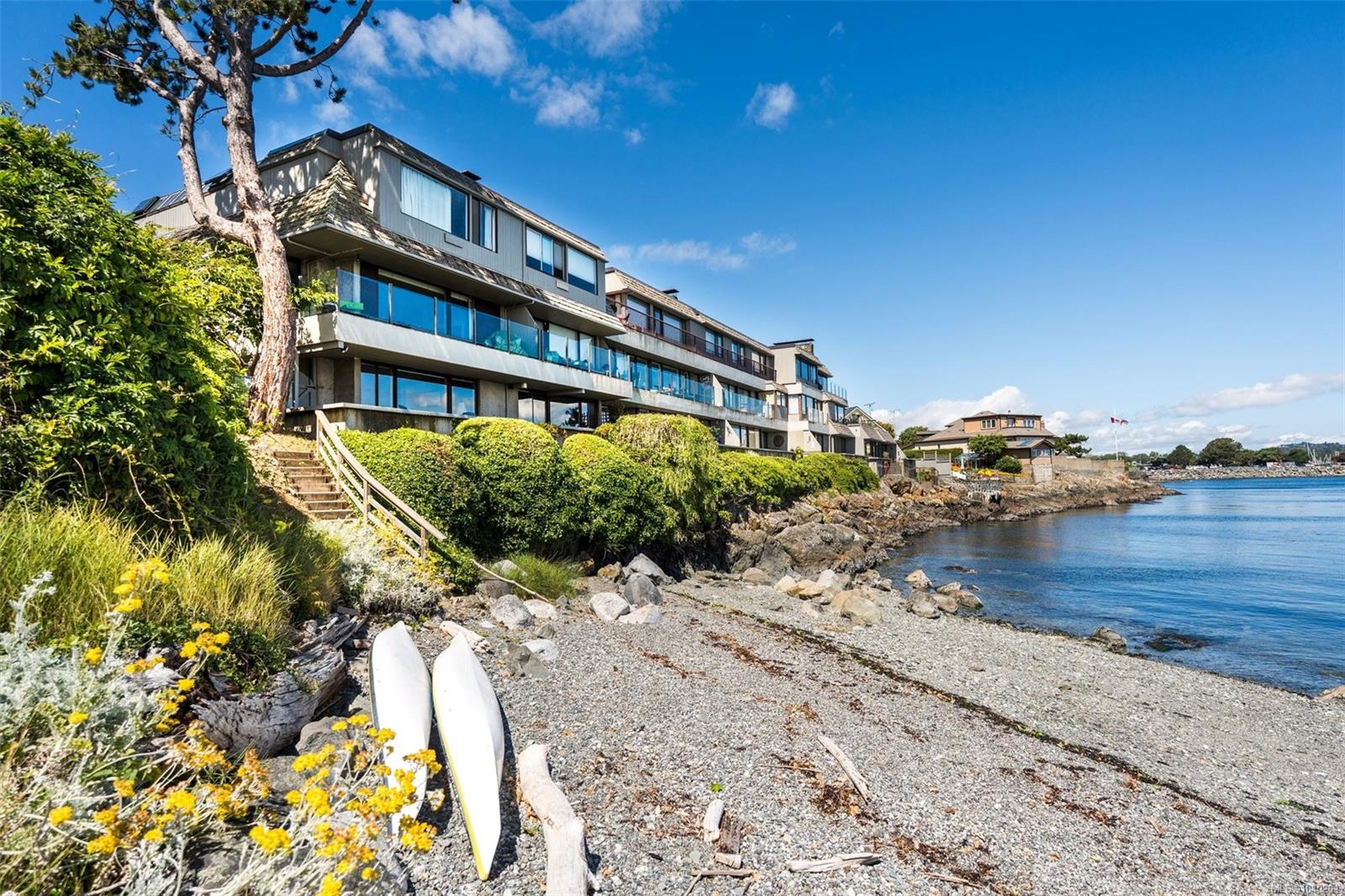 1211 Beach Dr #103