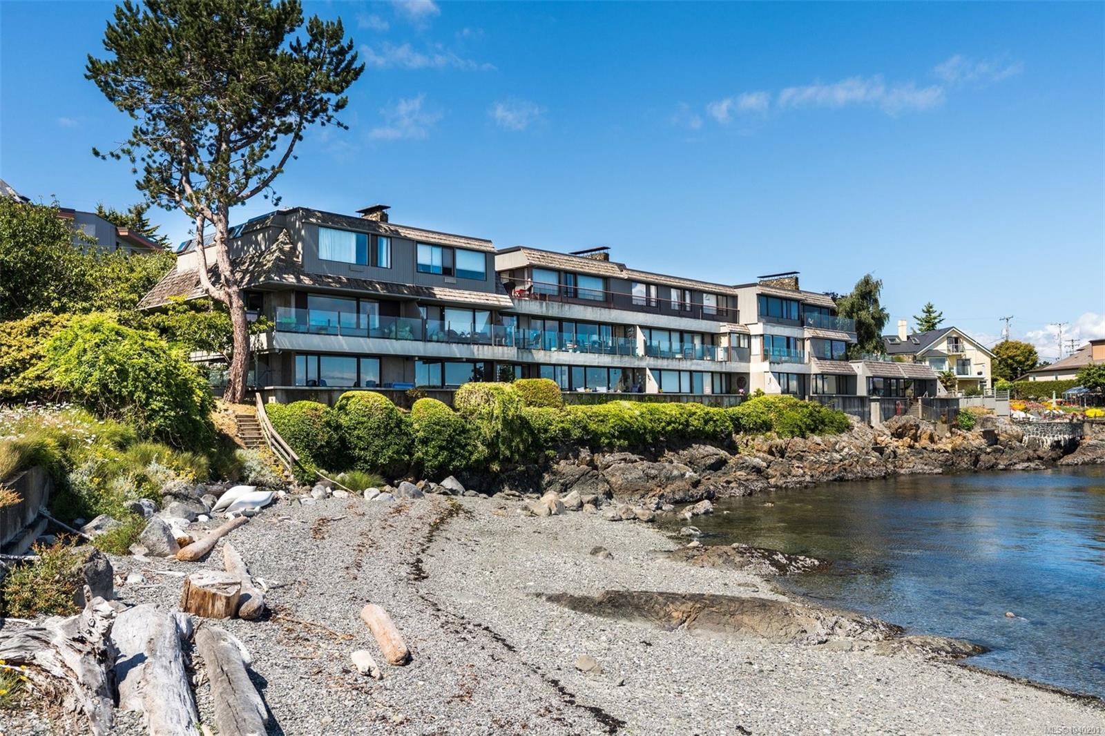 1211 Beach Dr #103