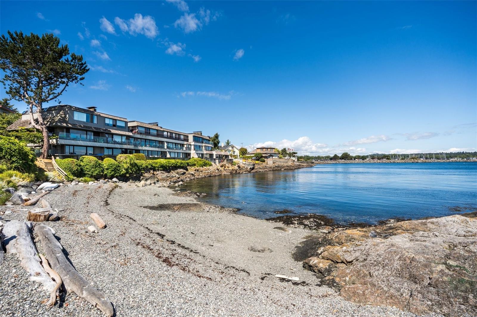 1211 Beach Dr #103