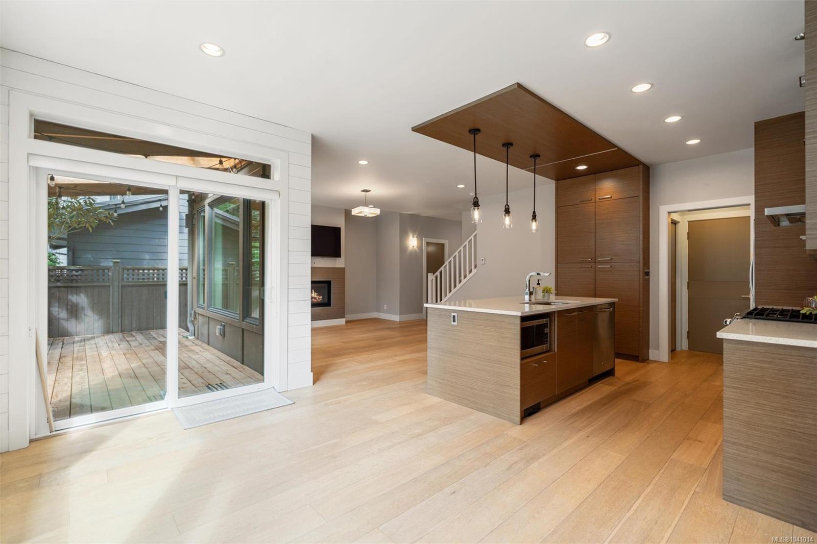 433 Regency Pl