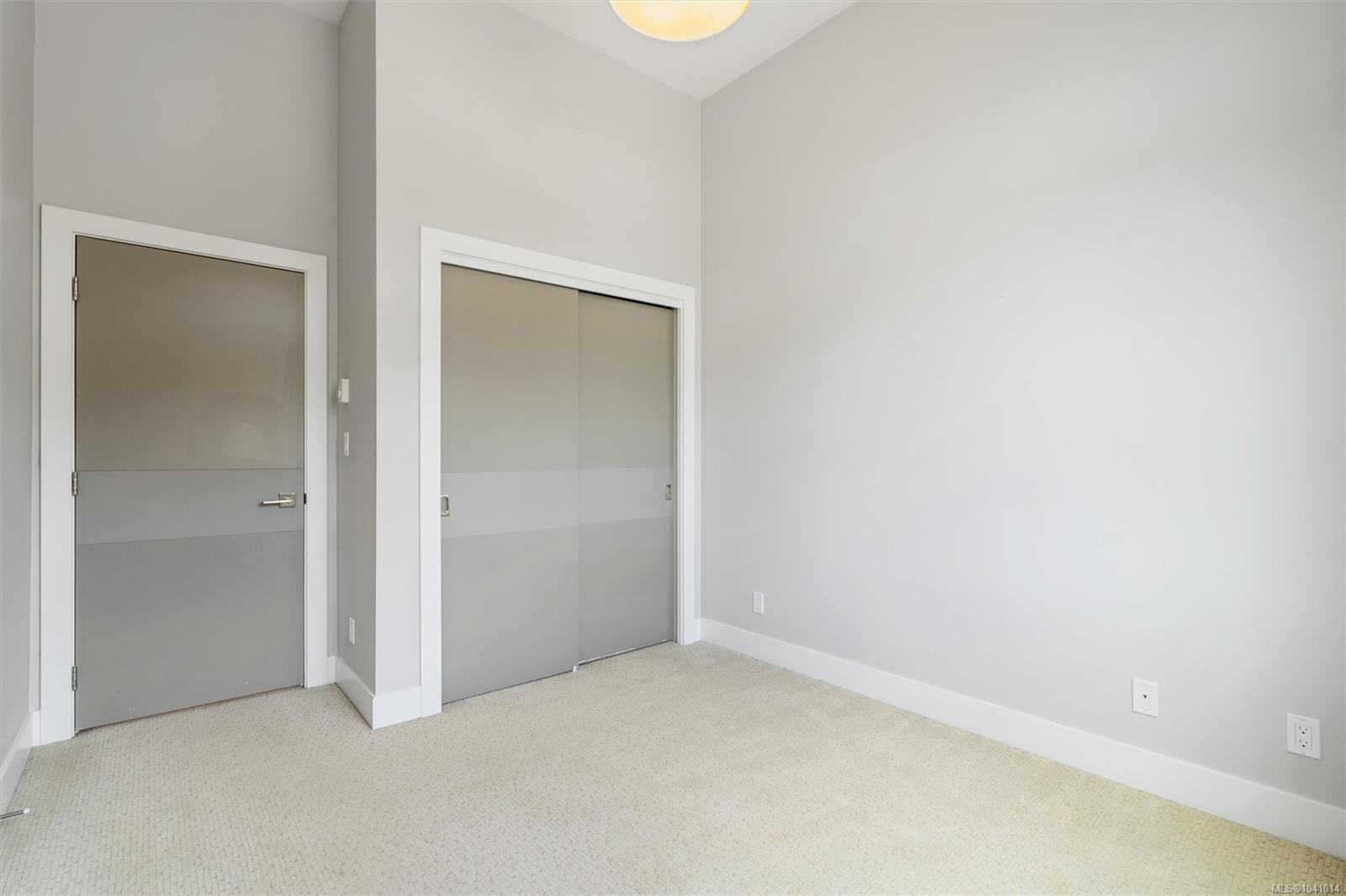 433 Regency Pl
