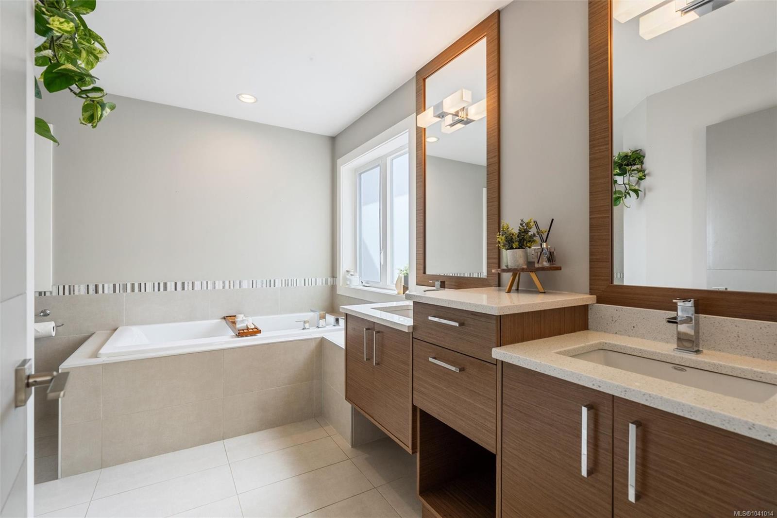 433 Regency Pl