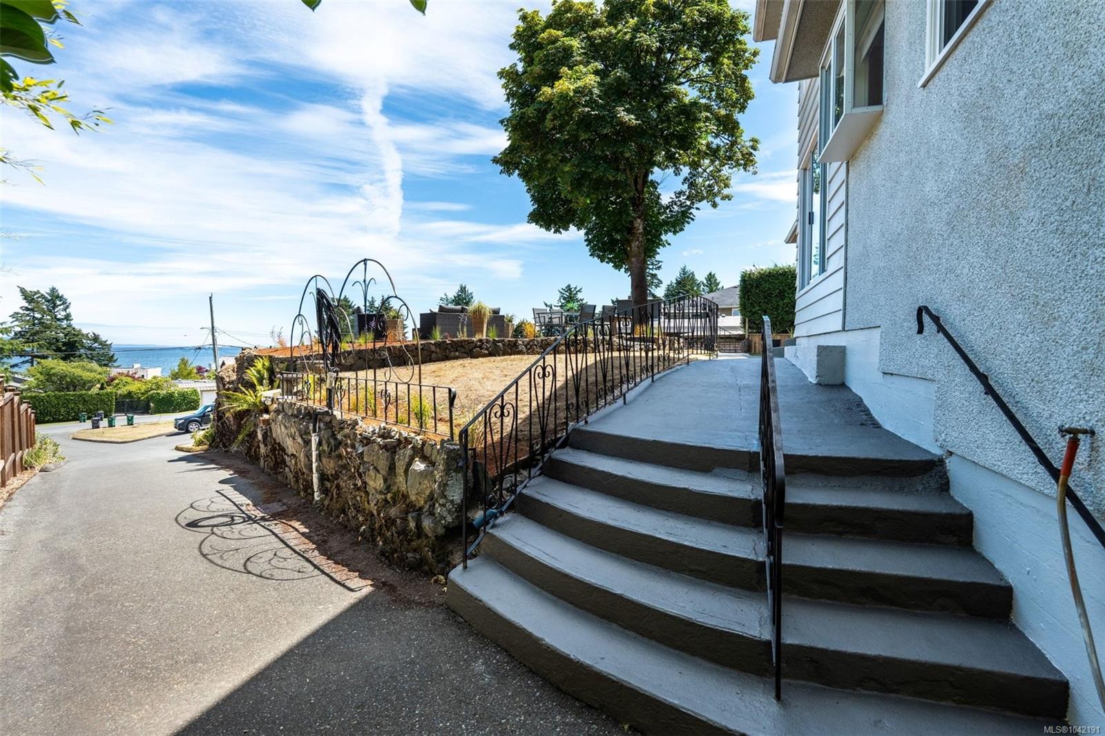 5270 Parker Ave