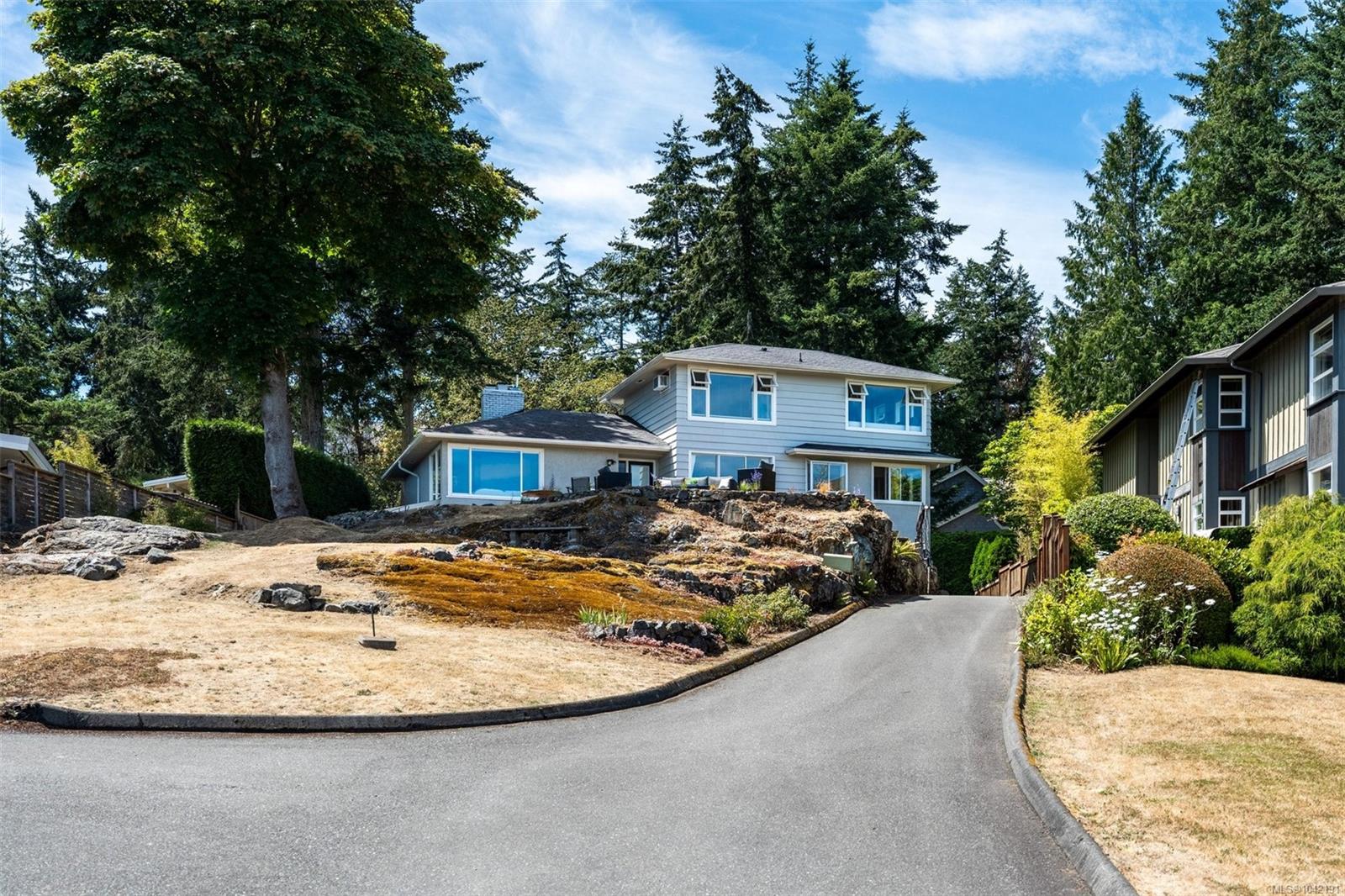 5270 Parker Ave