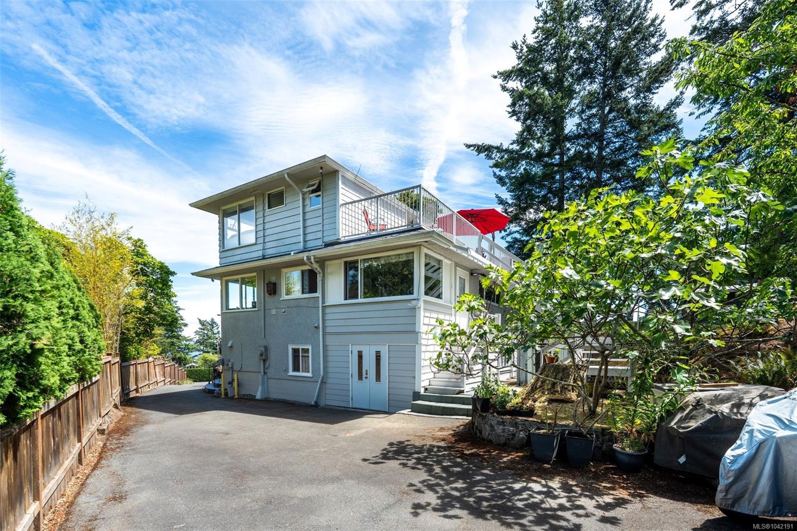 5270 Parker Ave