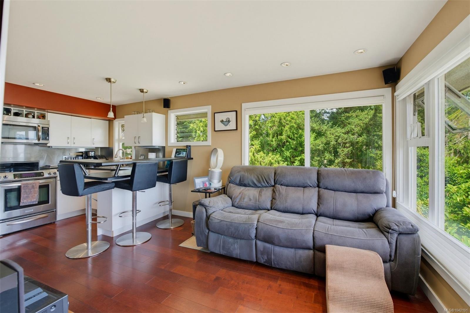 5270 Parker Ave