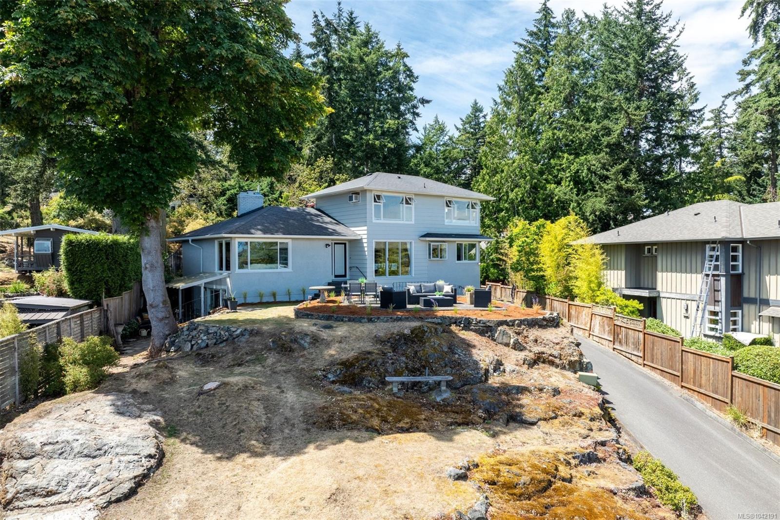 5270 Parker Ave