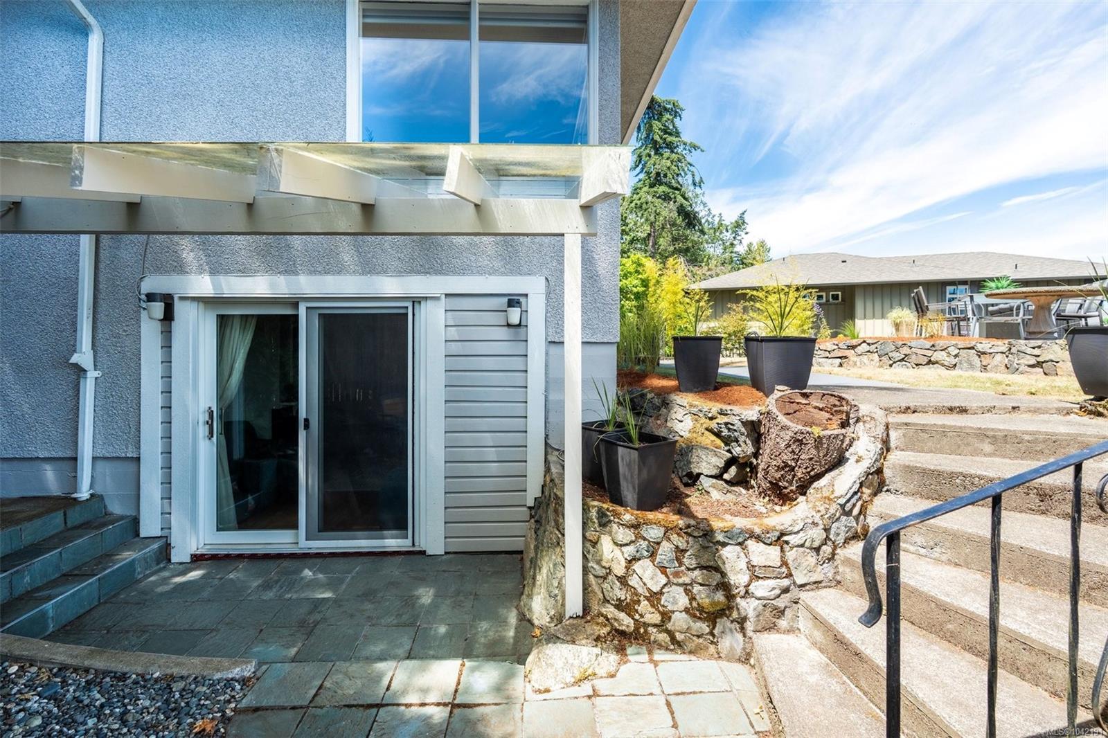 5270 Parker Ave