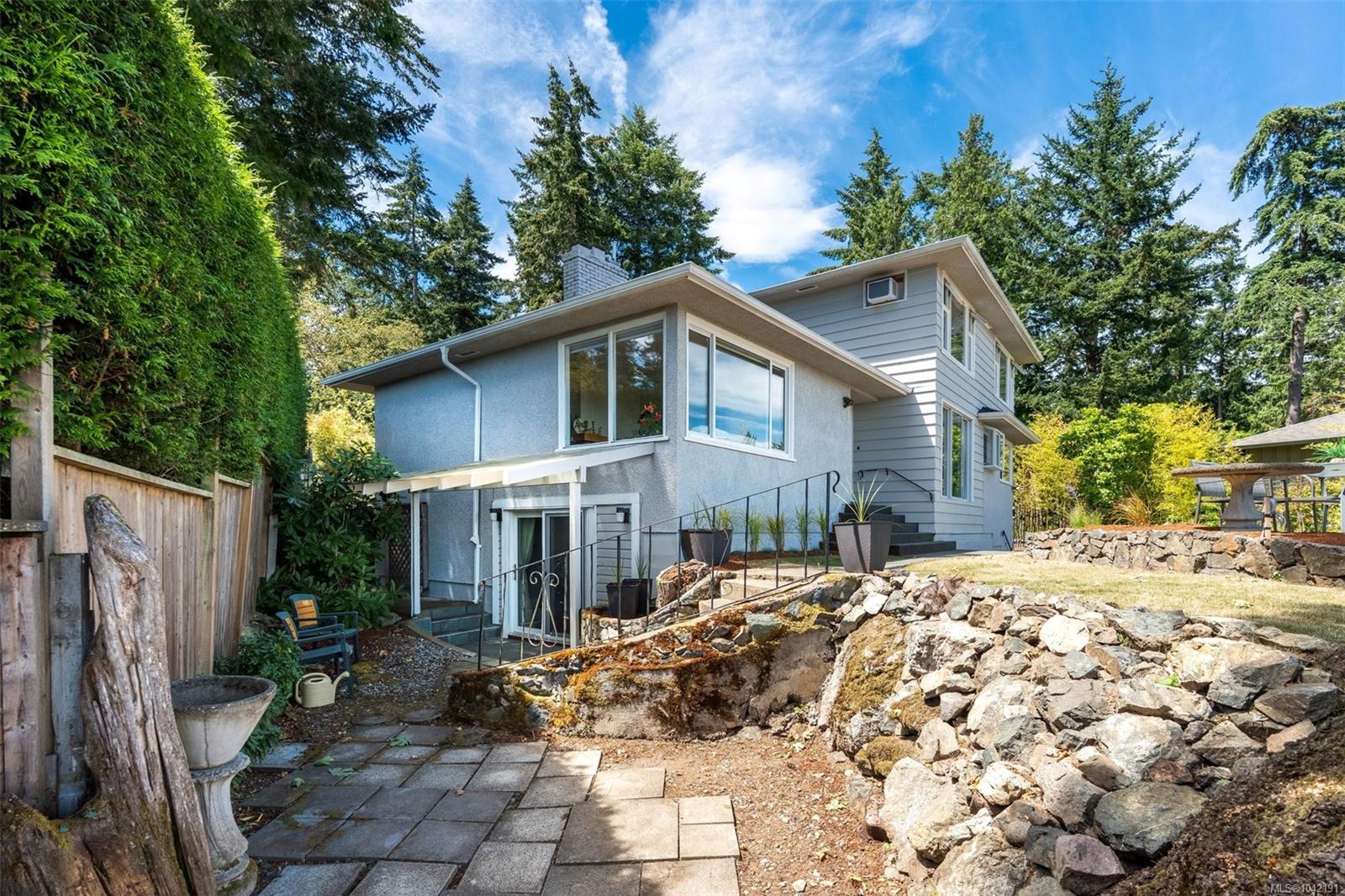 5270 Parker Ave