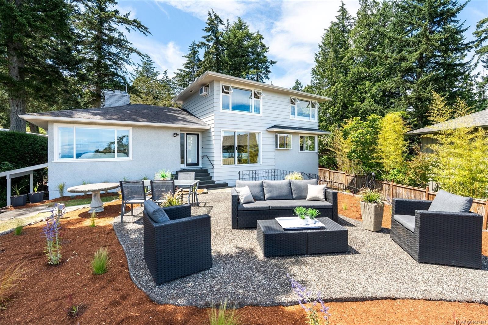 5270 Parker Ave