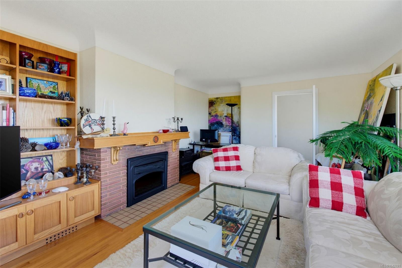 5270 Parker Ave