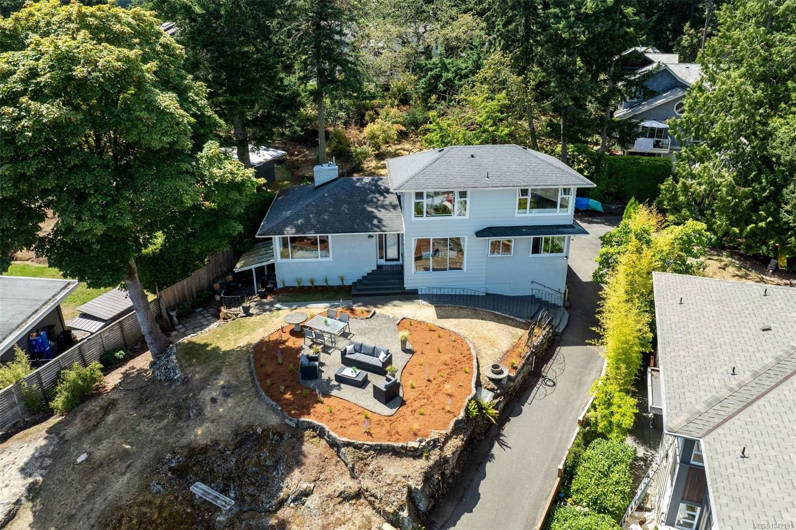 5270 Parker Ave