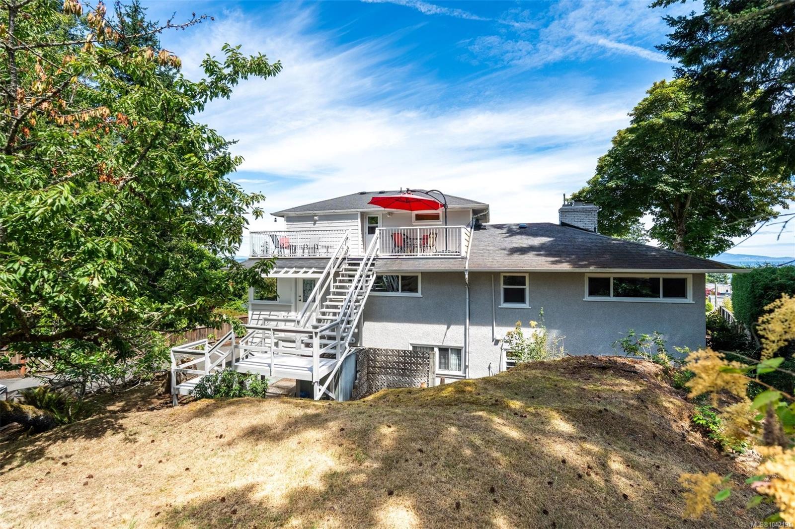 5270 Parker Ave