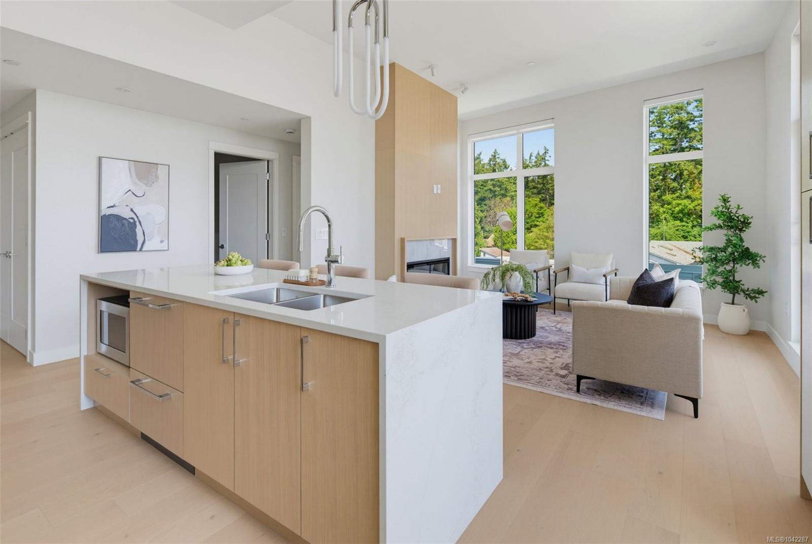 5229 Cordova Bay Rd #PH 404
