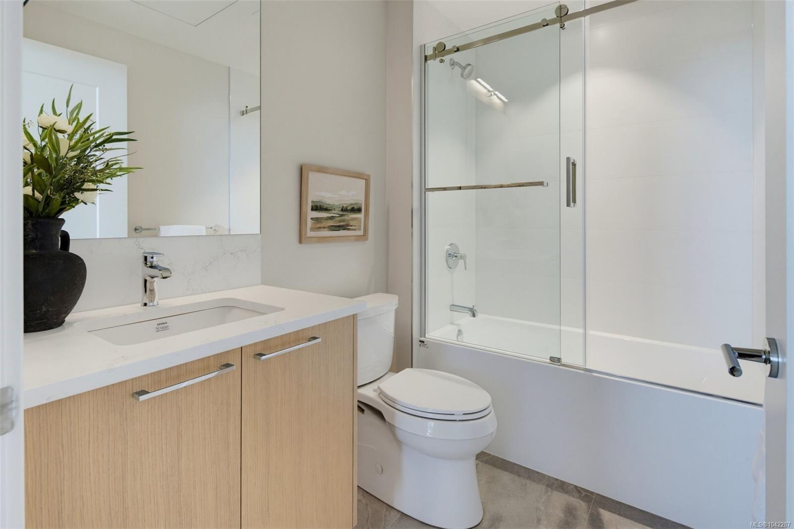 5229 Cordova Bay Rd #PH 404