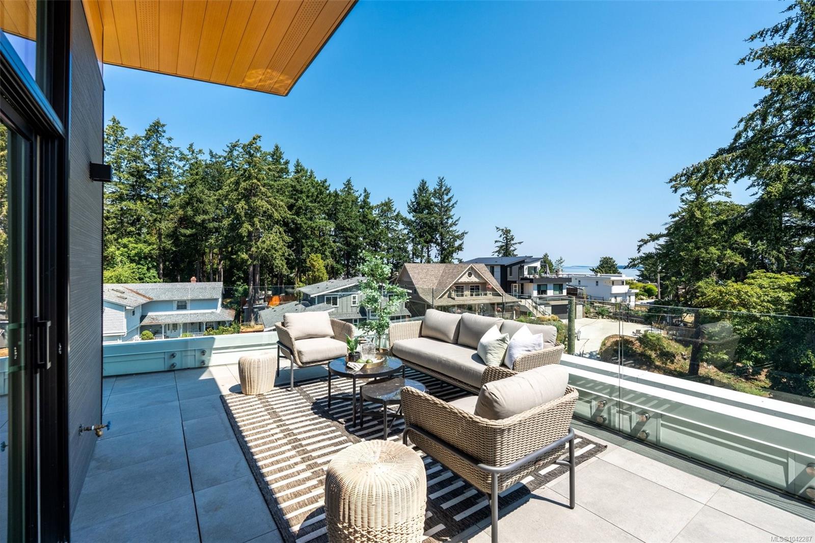 5229 Cordova Bay Rd #PH 404