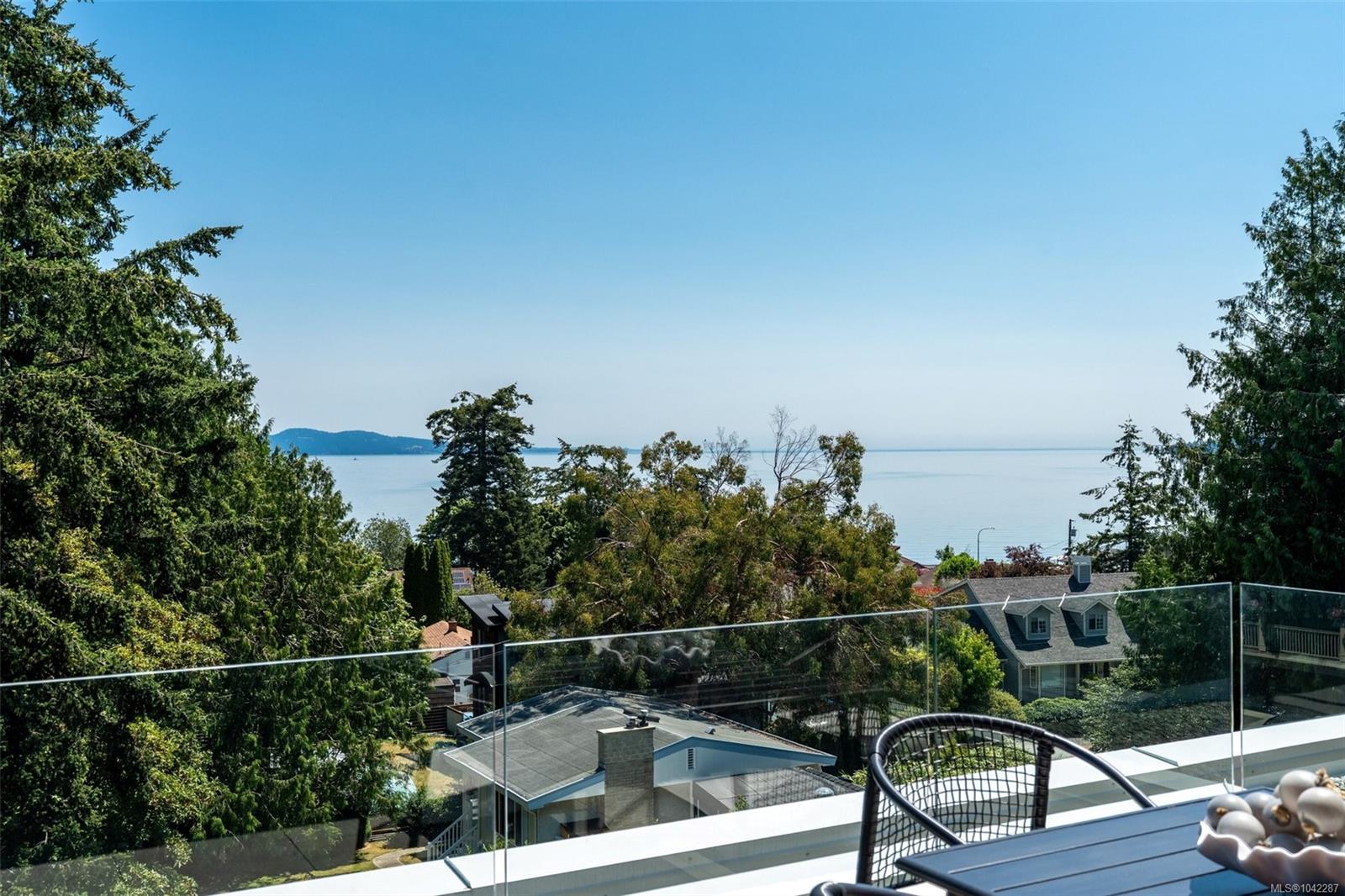 5229 Cordova Bay Rd #PH 404