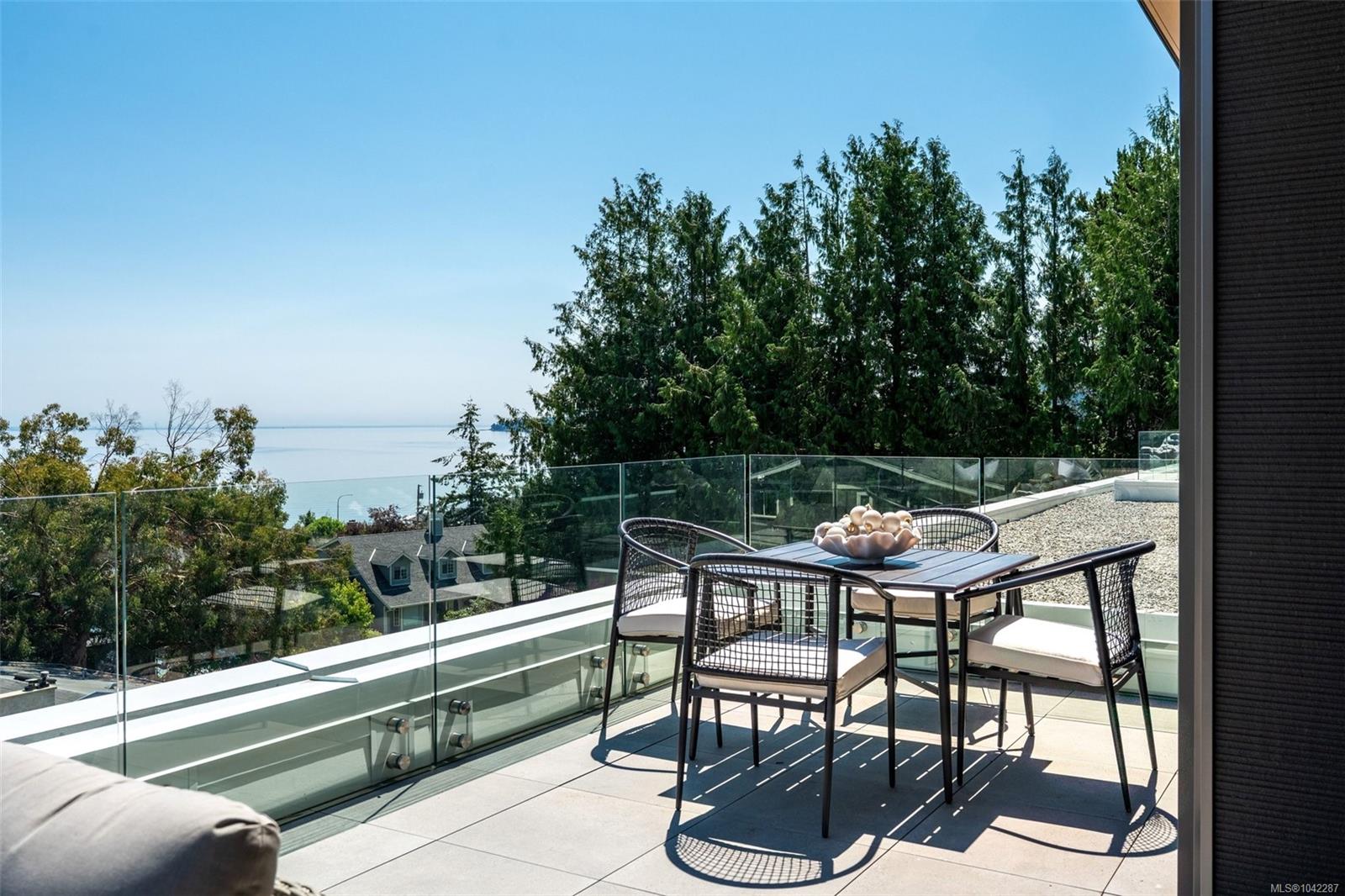 5229 Cordova Bay Rd #PH 404