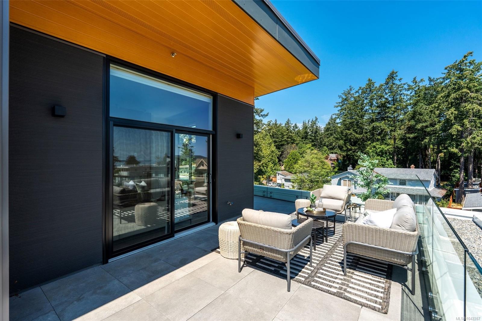 5229 Cordova Bay Rd #PH 404