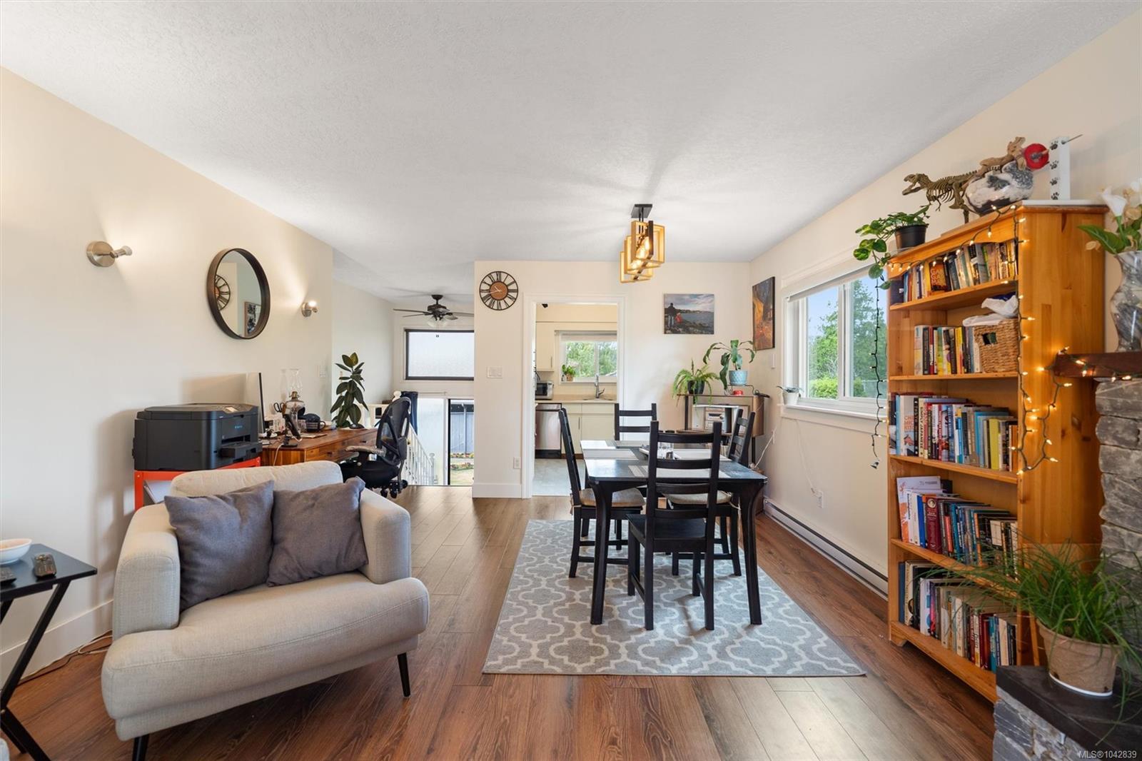 4391 Torquay Dr #7