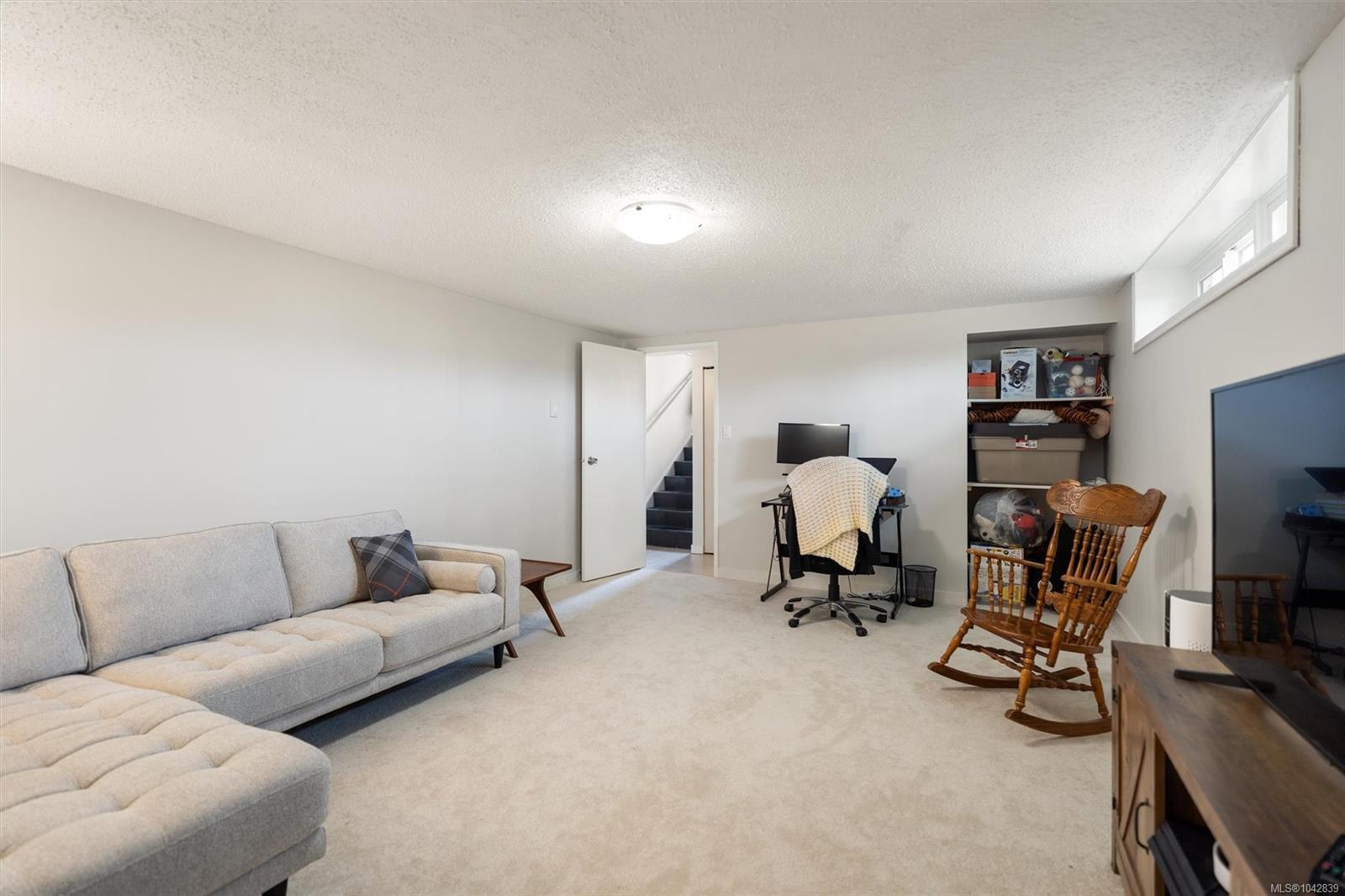 4391 Torquay Dr #7