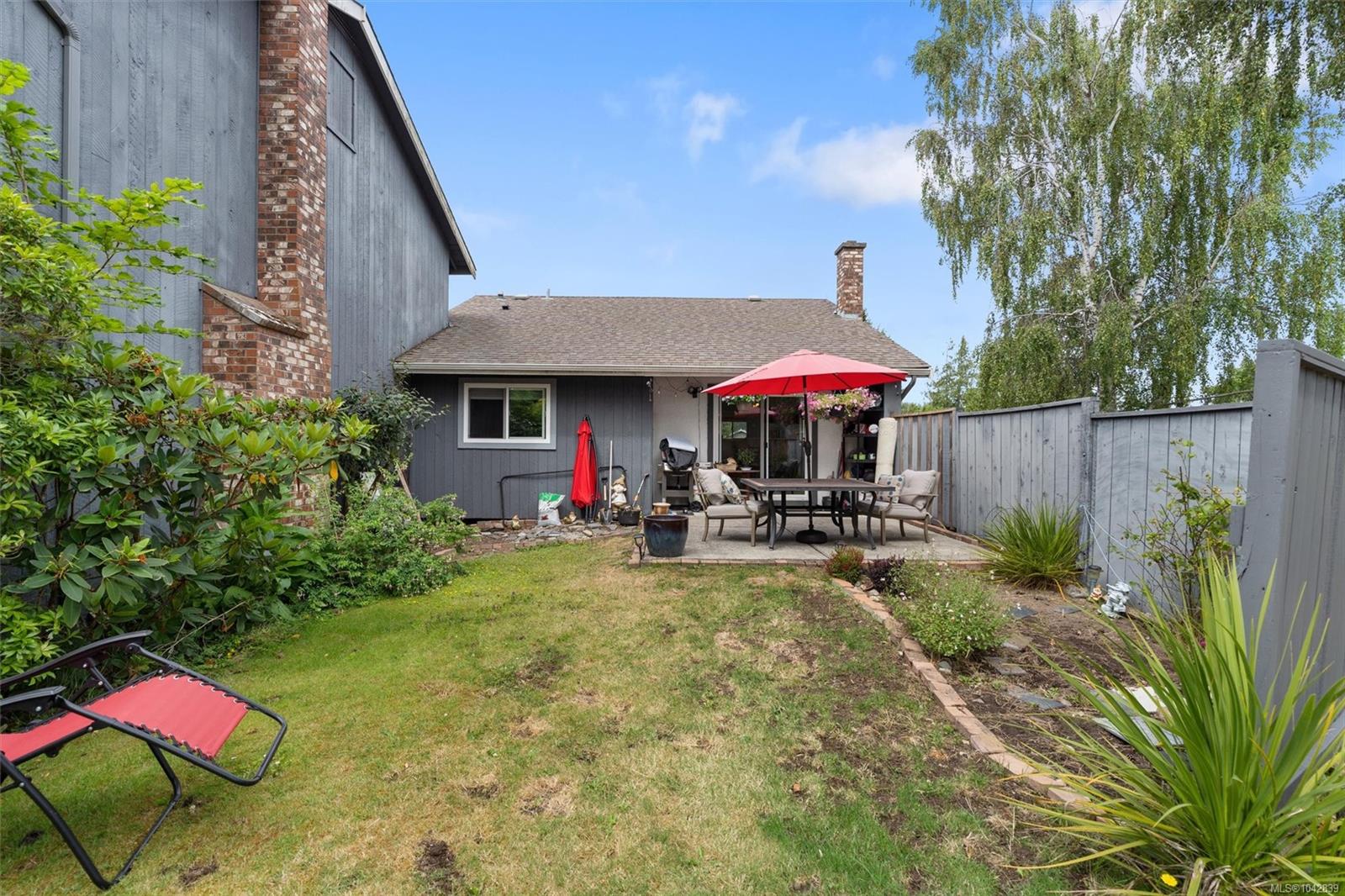 4391 Torquay Dr #7