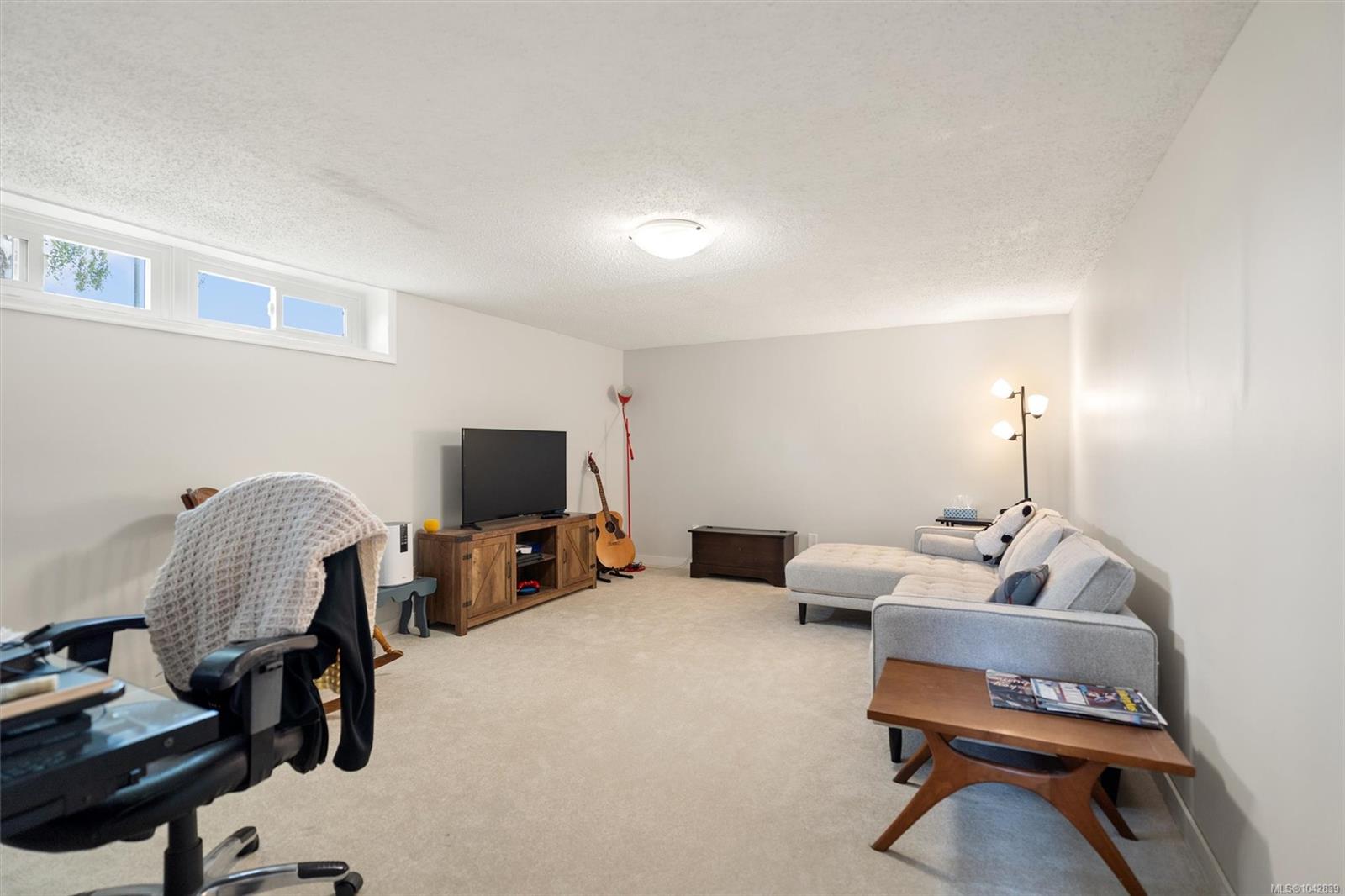 4391 Torquay Dr #7
