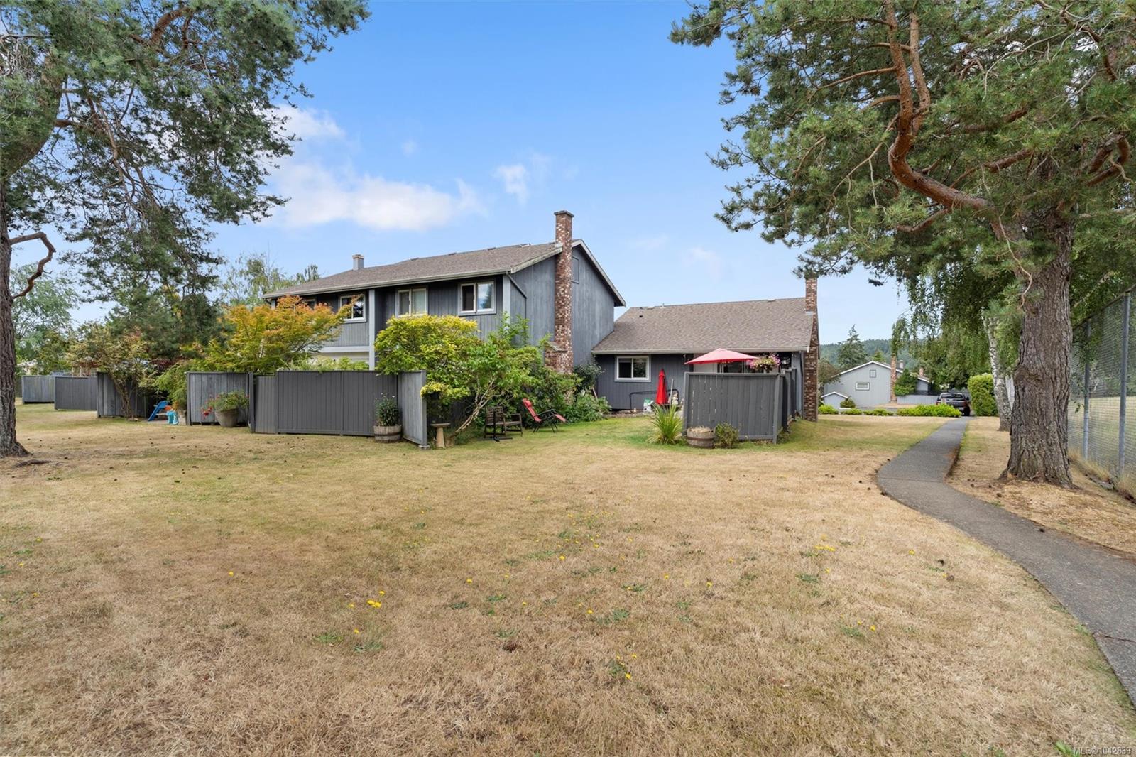 4391 Torquay Dr #7