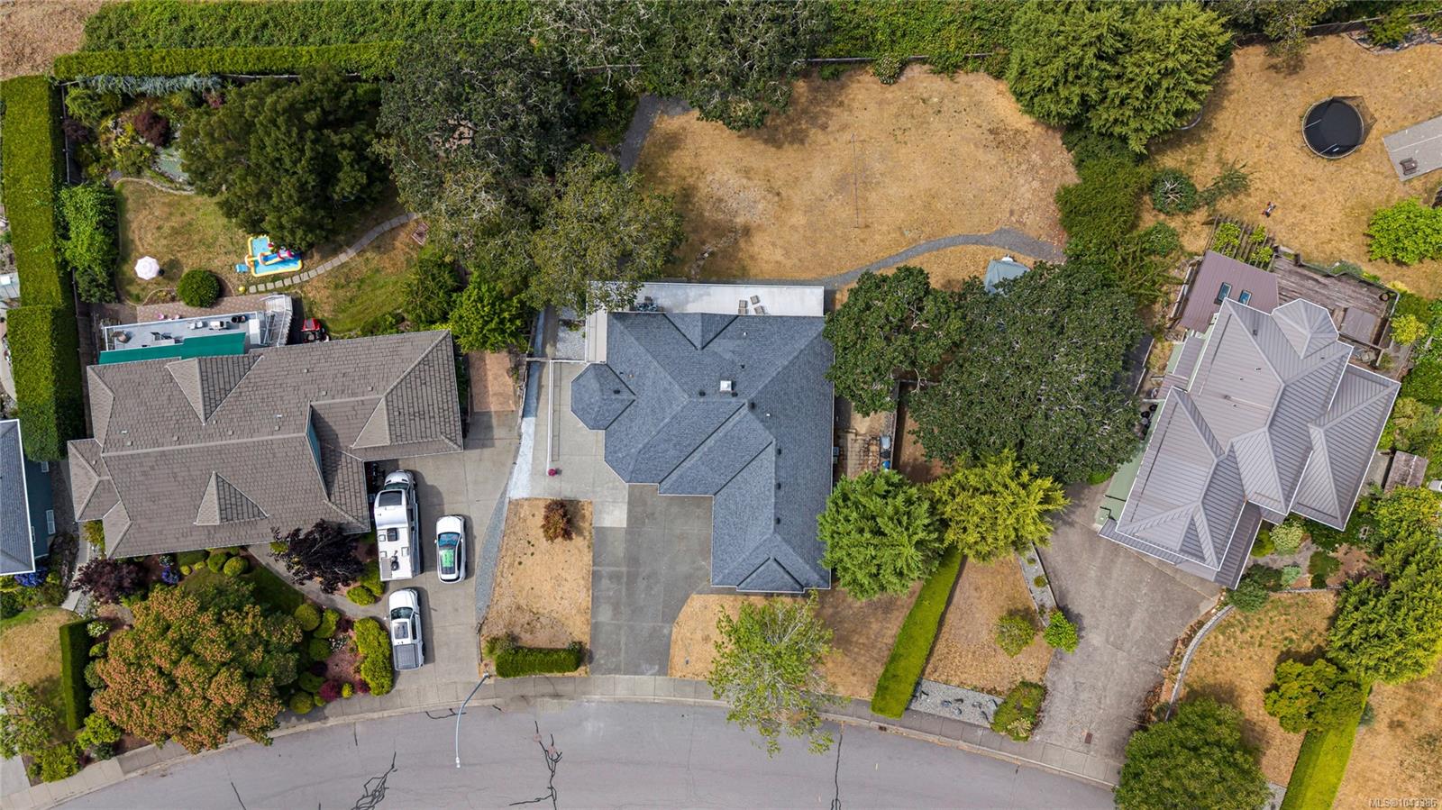 6037 Stonehouse Pl