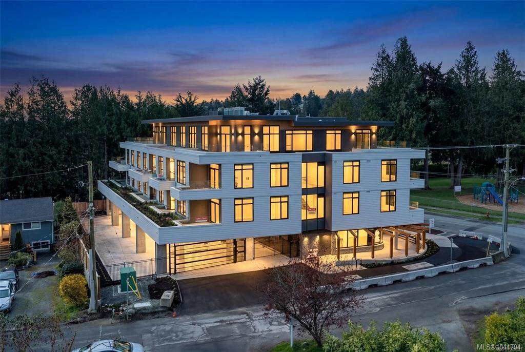 5229 Cordova Bay Rd #202