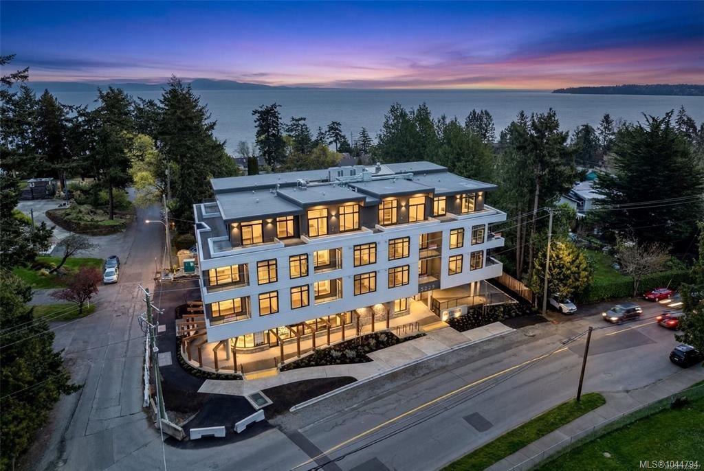 5229 Cordova Bay Rd #202