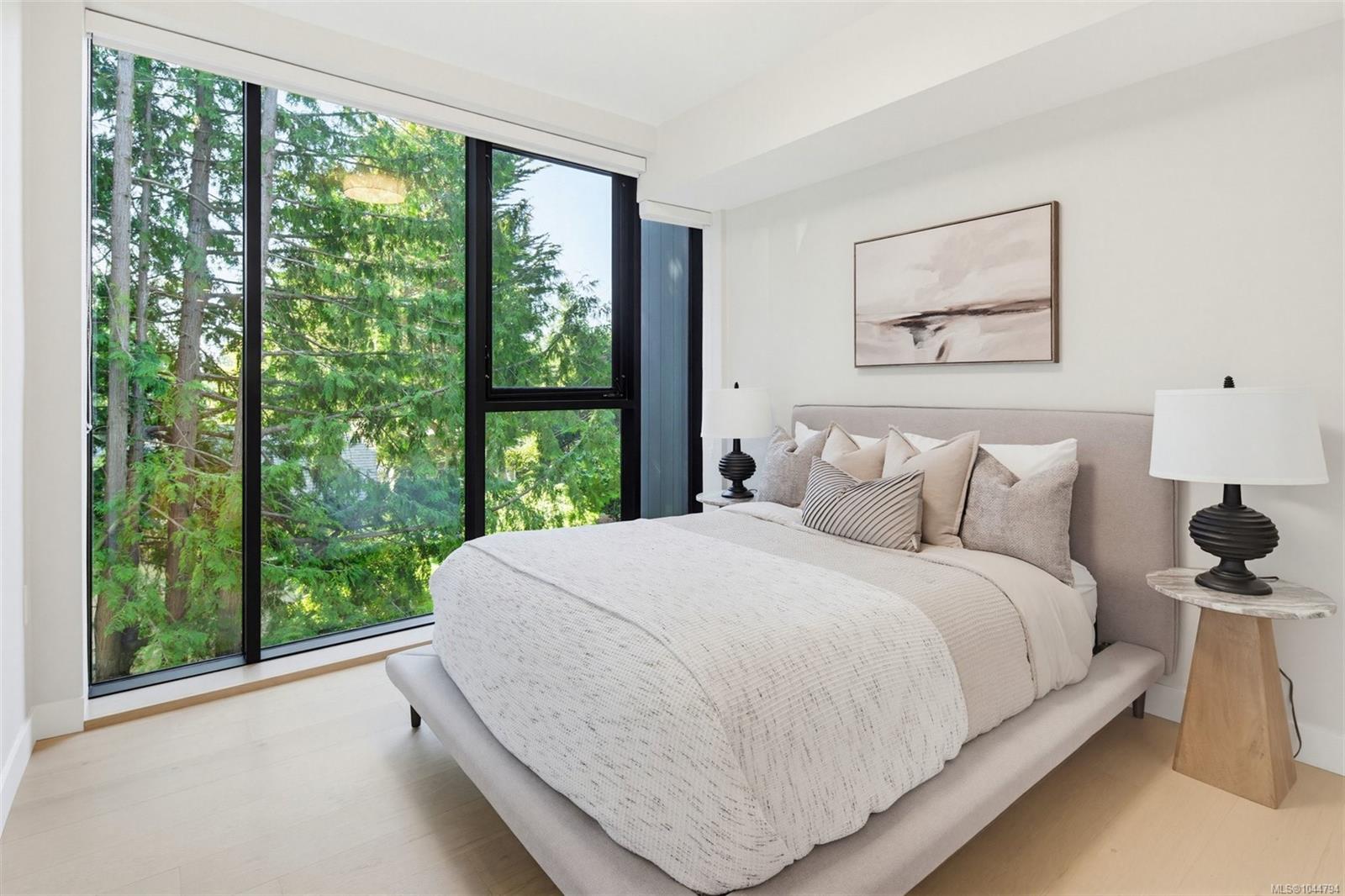 5229 Cordova Bay Rd #202