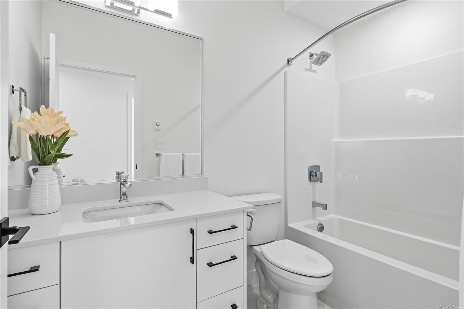 7053 Central Saanich Rd Unit: #201