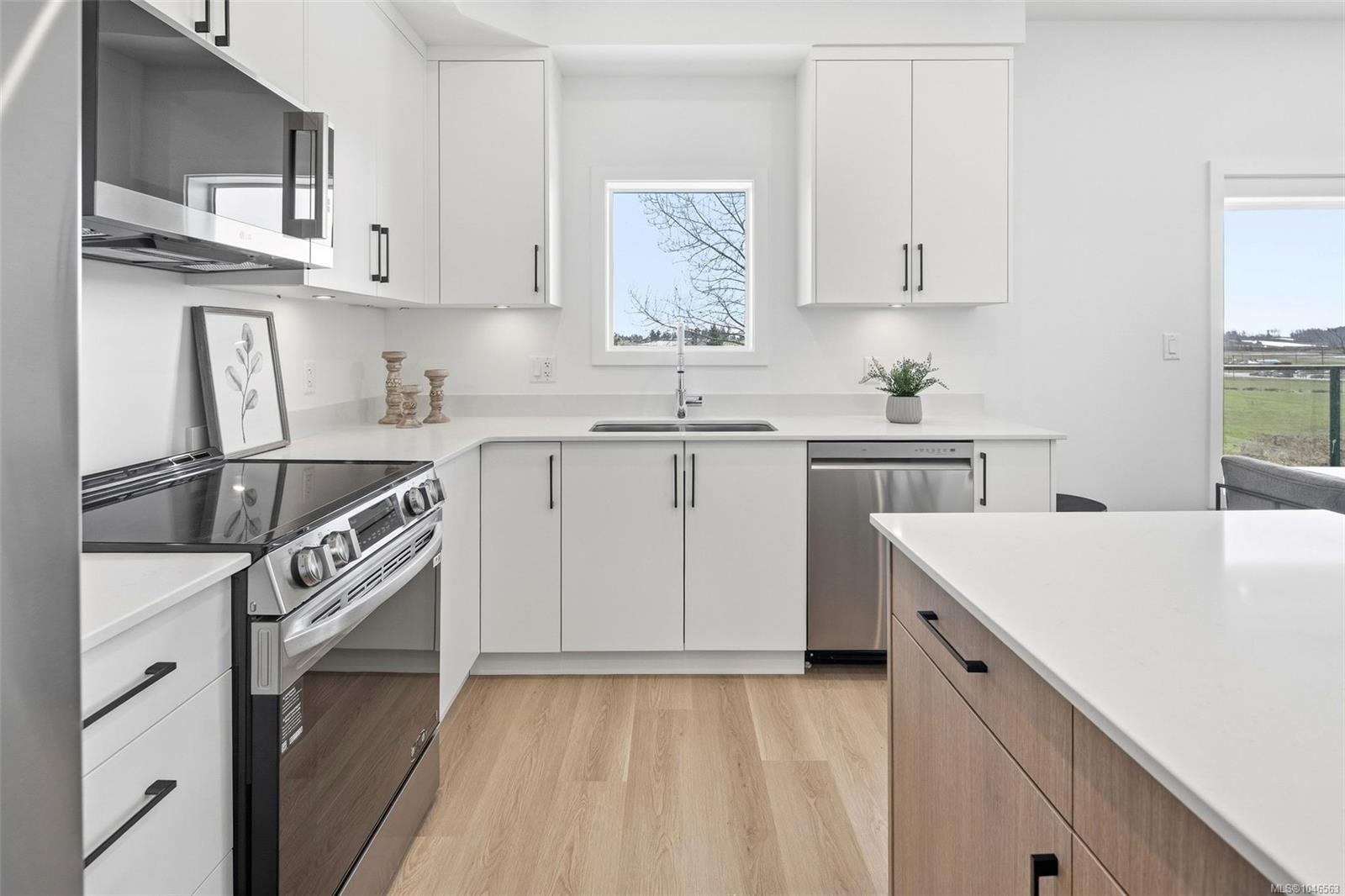 7053 Central Saanich Rd Unit: #201