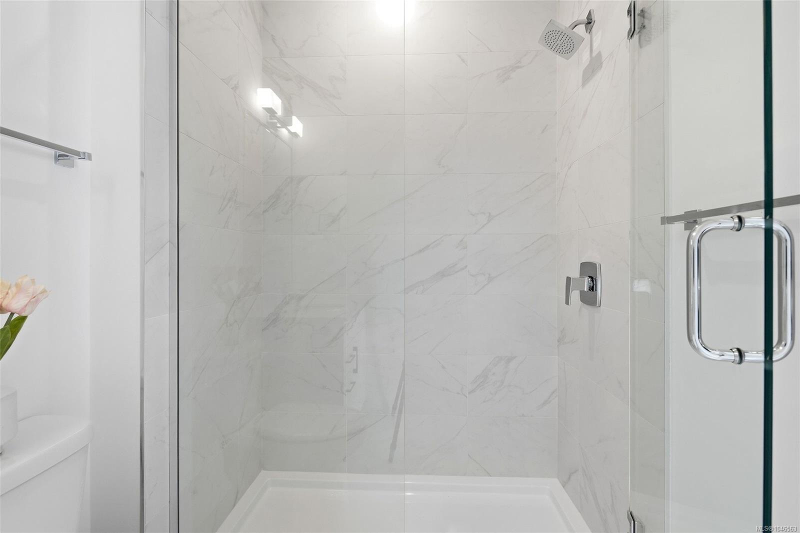 7053 Central Saanich Rd Unit: #201