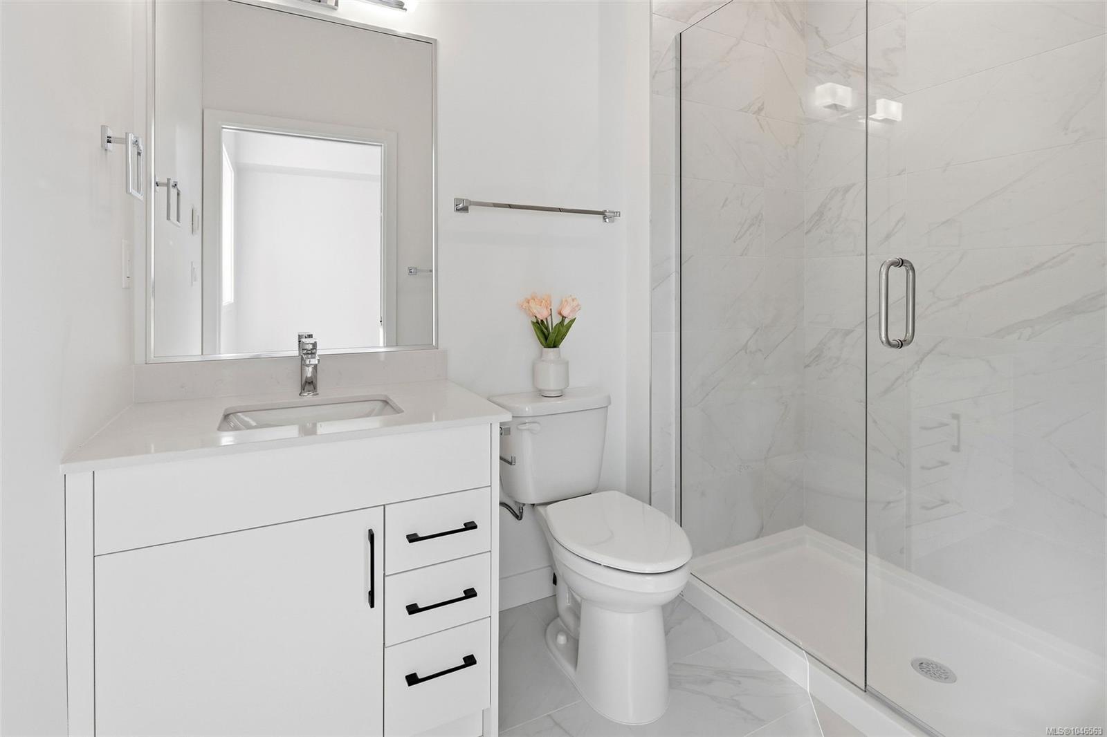 7053 Central Saanich Rd Unit: #201
