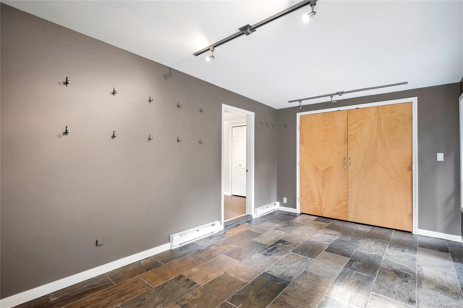 931 Lakeview Ave