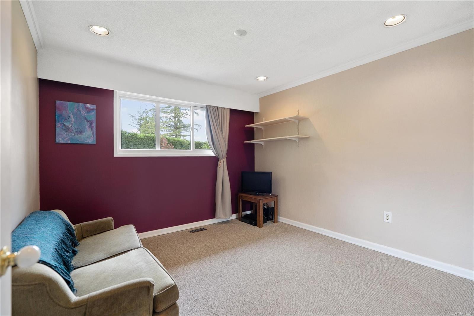 4550 Weber Rd