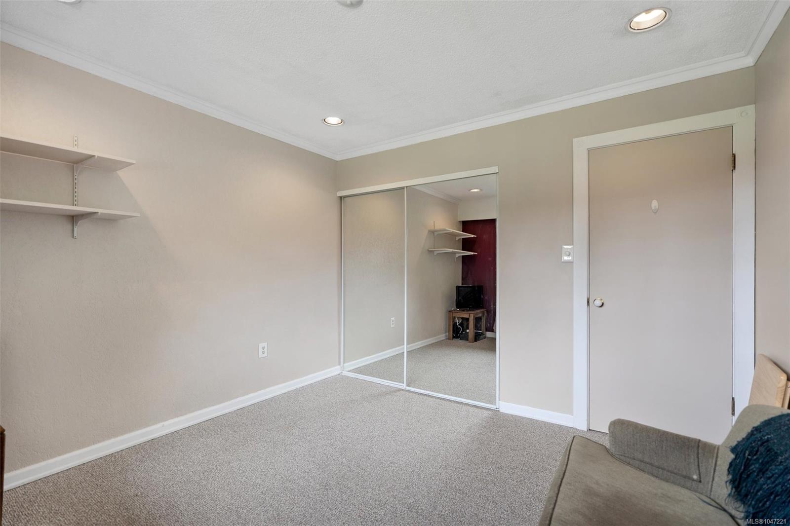 4550 Weber Rd