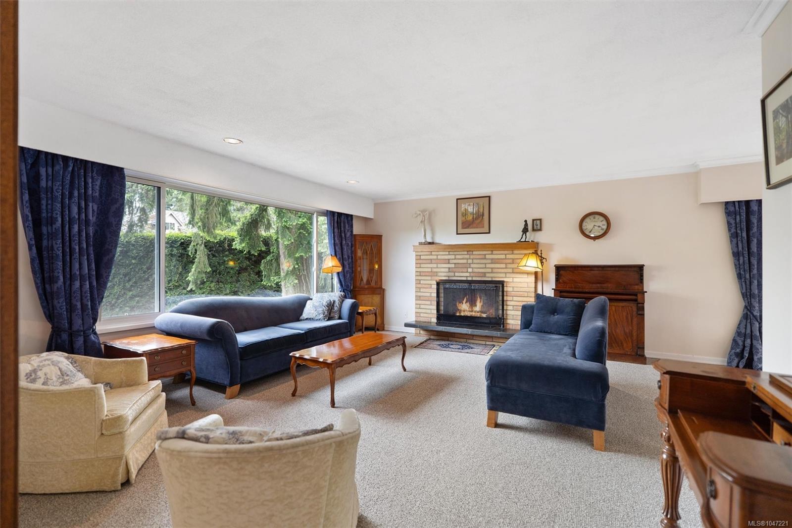 4550 Weber Rd