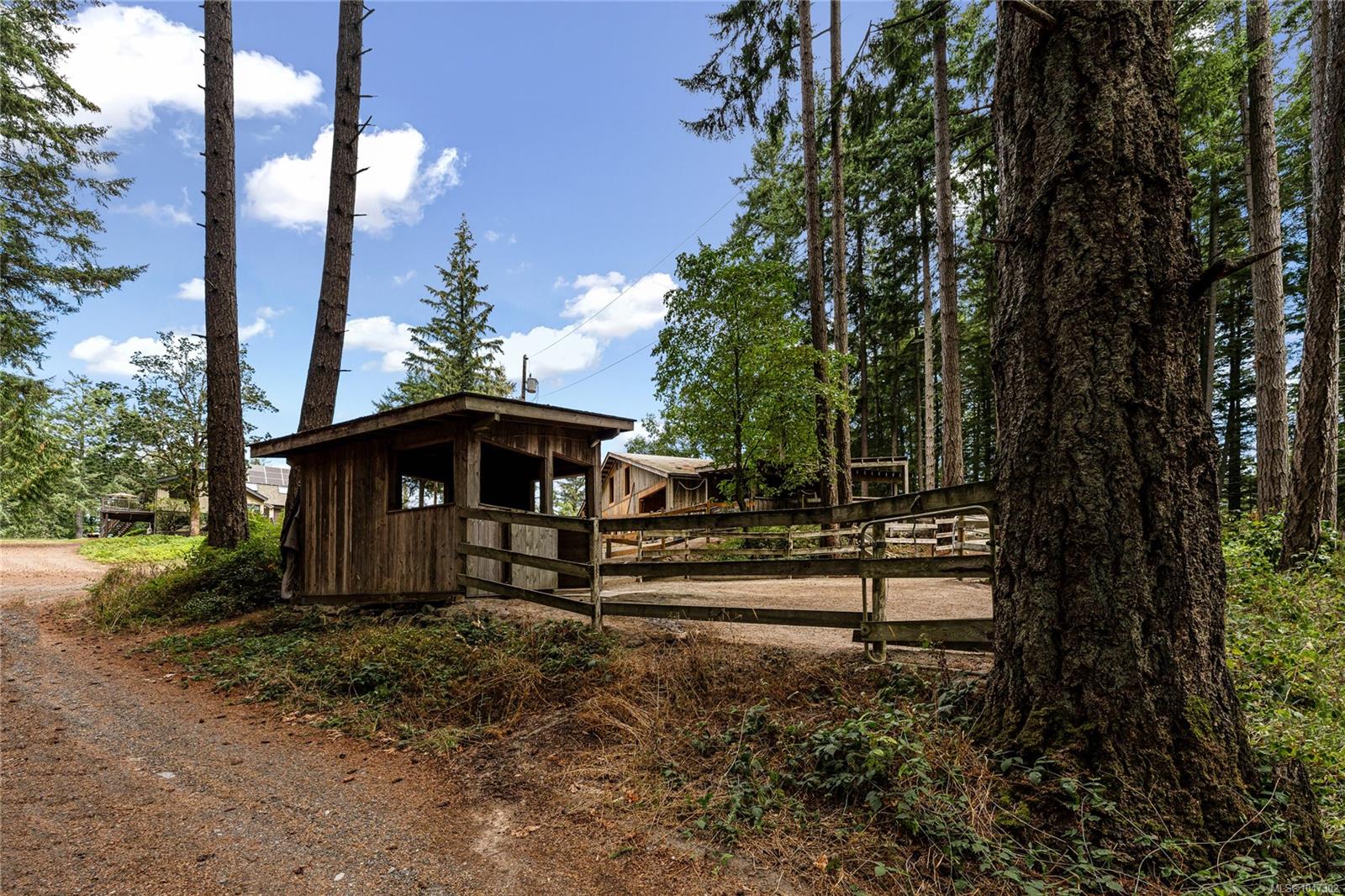 6101 Castlerock Rd