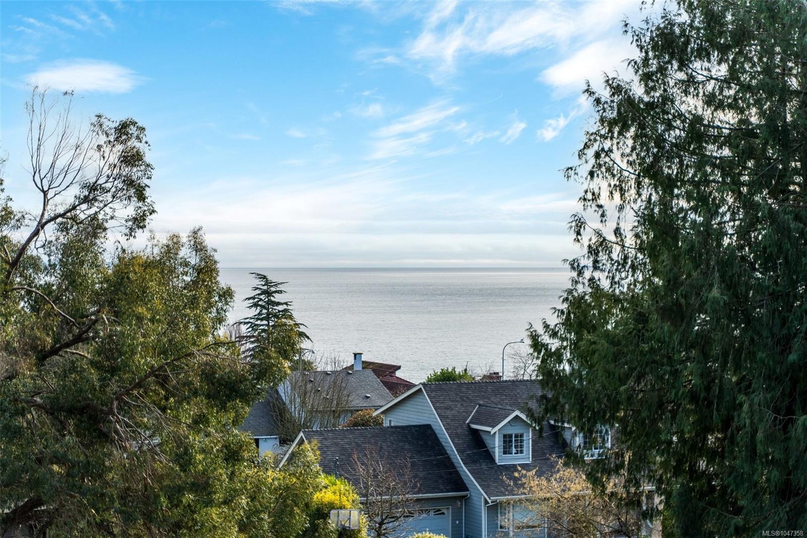 5229 Cordova Bay Rd #301