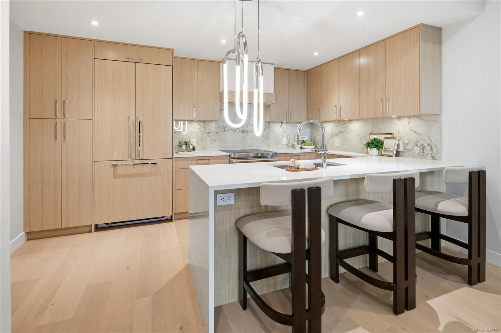 5229 Cordova Bay Rd #301